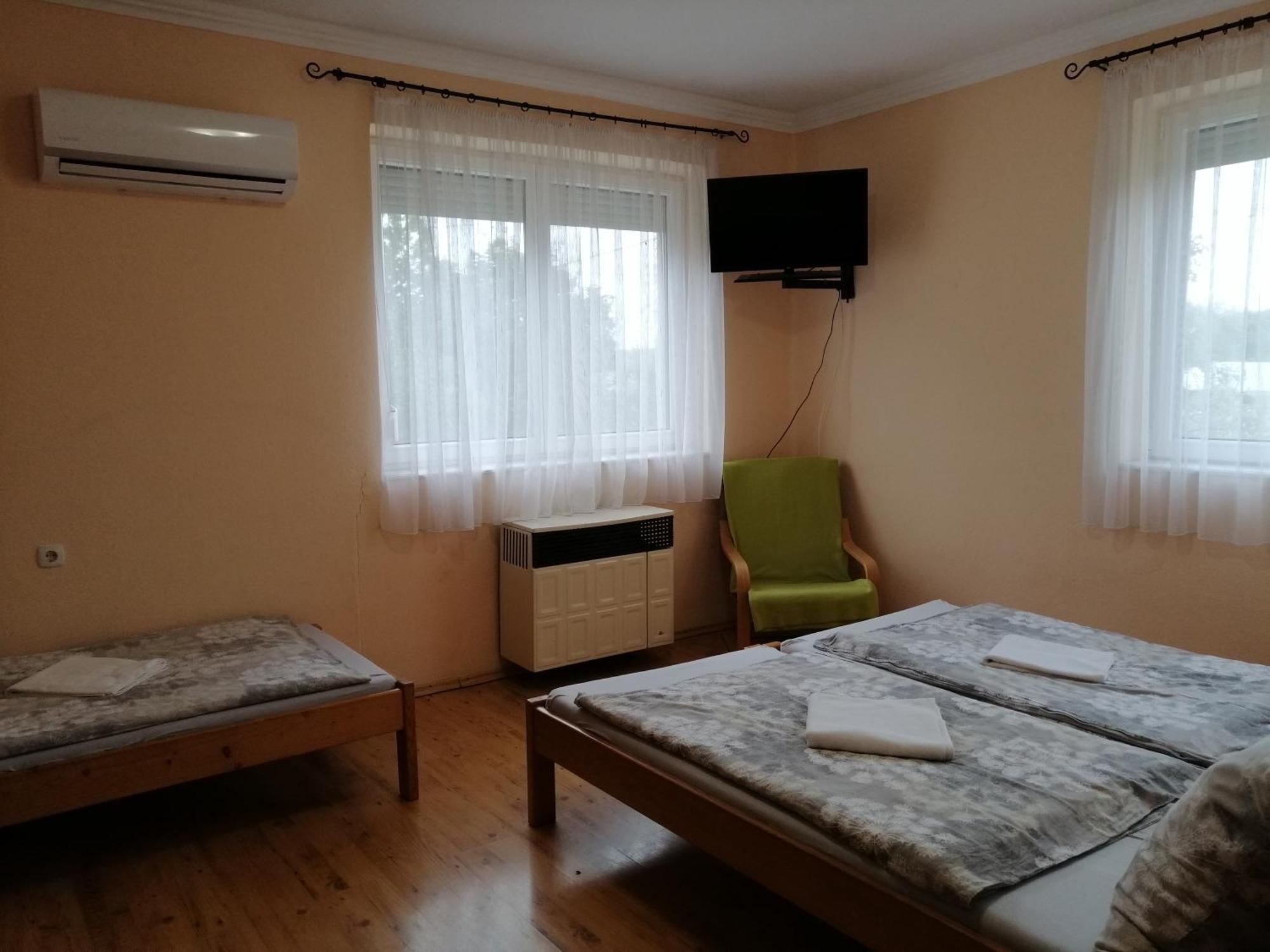 Oerveny Vendeghaz Hotel ทิสซาฟือแรด ห้อง รูปภาพ